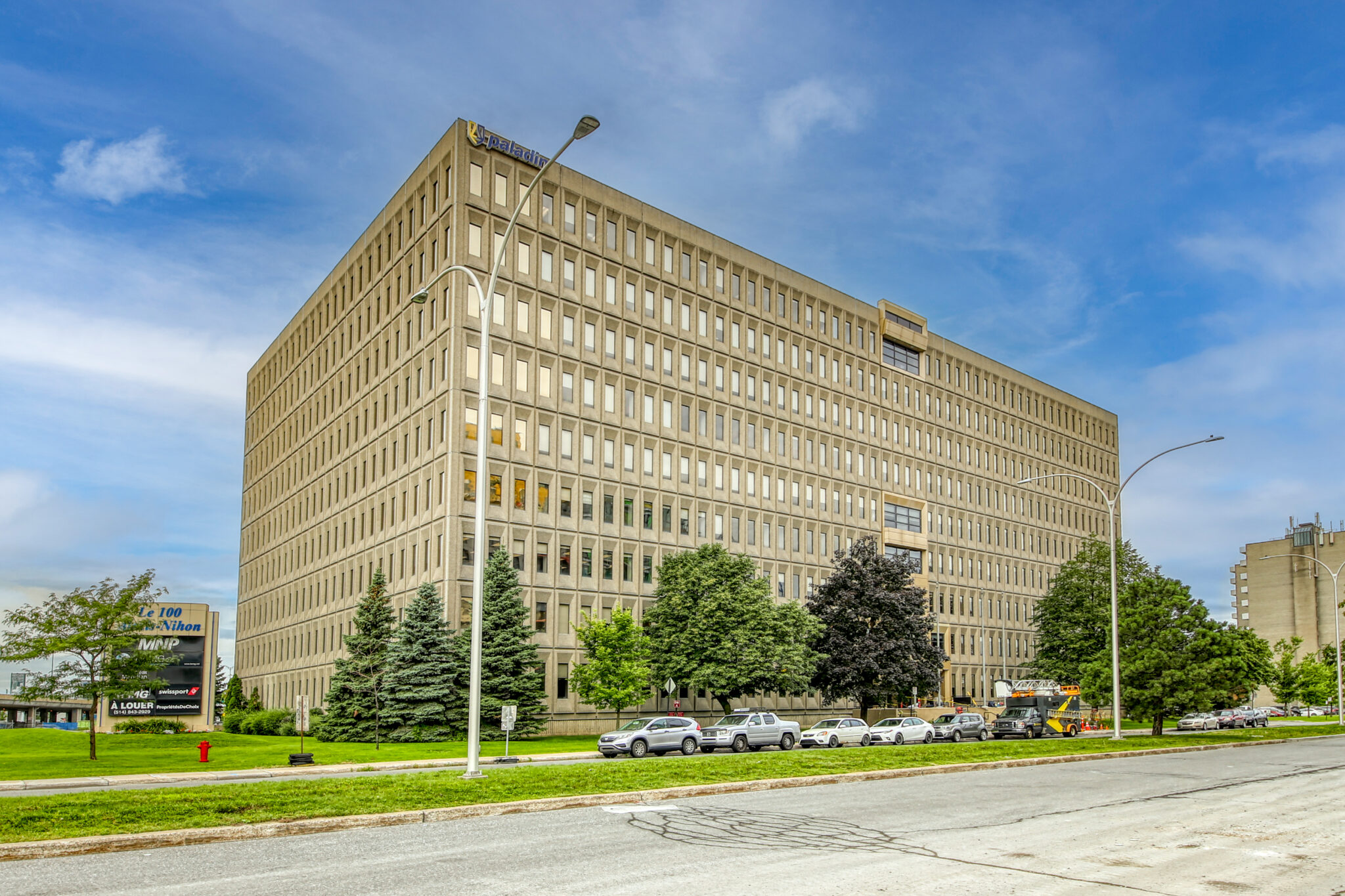 100 AlexisNihon, Ville SaintLaurent Trium Immobilier