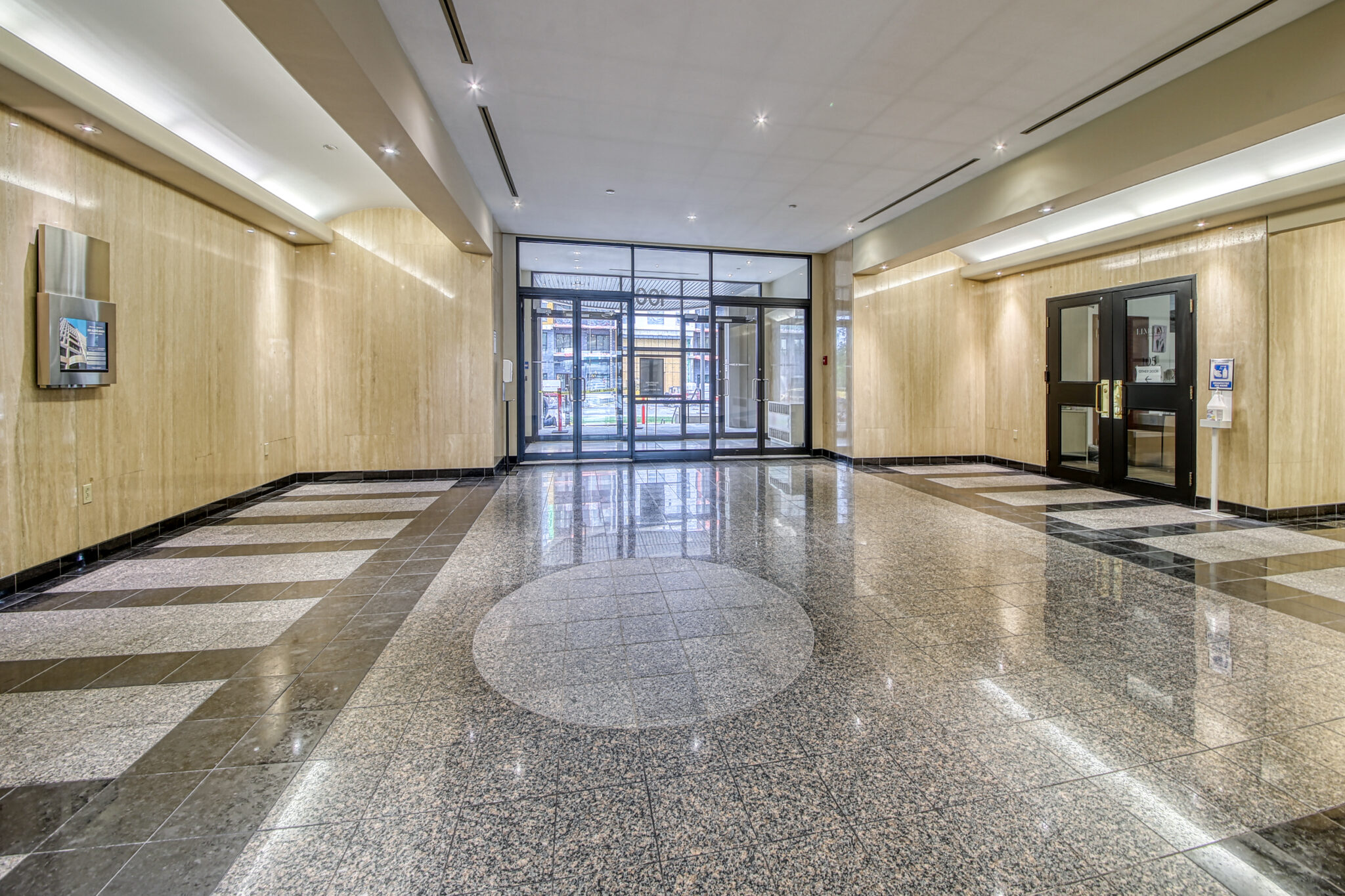 100 AlexisNihon, Ville SaintLaurent Trium Immobilier